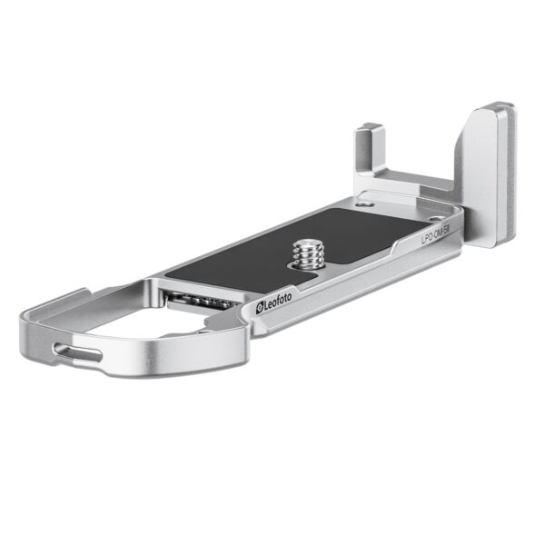 Leofoto LPO-OM-5II L-Bracket for Olympus OM-5II (Silver) | Leofoto Australia Leofoto LPO-OM-5II L-Bracket for Olympus OM-5II (Silver) | Leofoto Australia